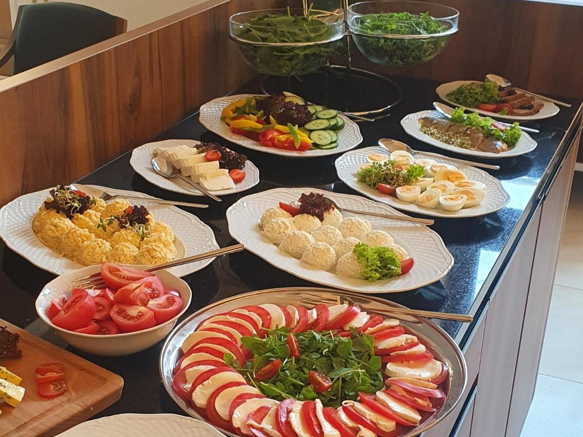 Sky Hotel كراكوفيا المظهر الخارجي الصورة