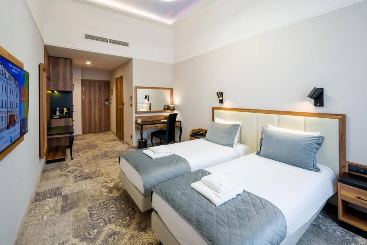 Sky Hotel كراكوفيا المظهر الخارجي الصورة